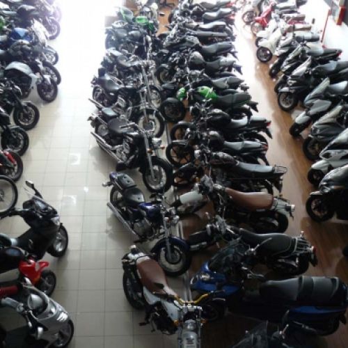 Taller y tienda de motos en Rivas